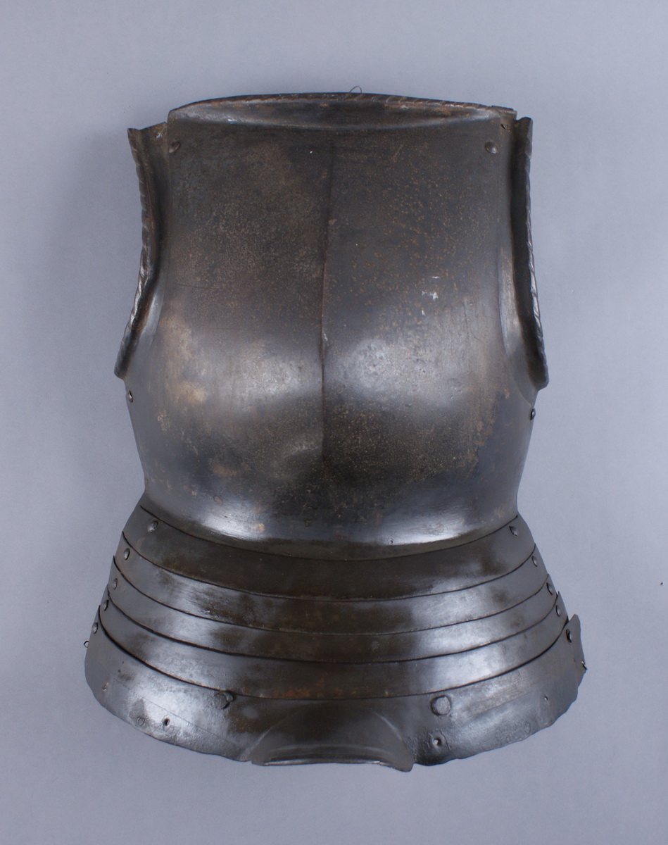 Breastplate with fauld