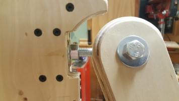 breakdown steel and wood stand for a Pisan half armor